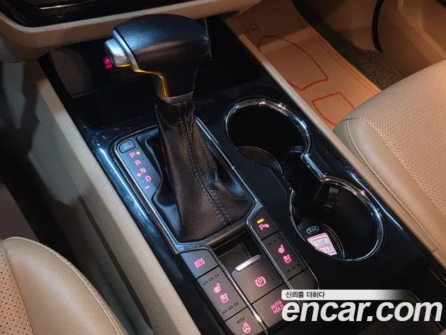 Kia Carnival 2019 thumb 9