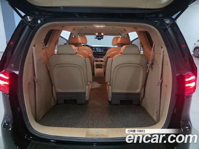 Kia Carnival 2019 thumb 10