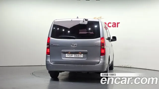 Hyundai Starex 2017 thumb 4