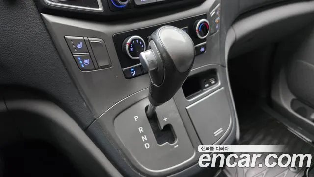 Hyundai Starex 2017 thumb 9
