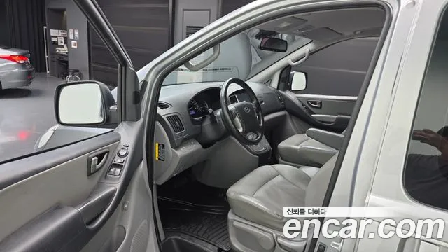 Hyundai Starex 2017 thumb 10