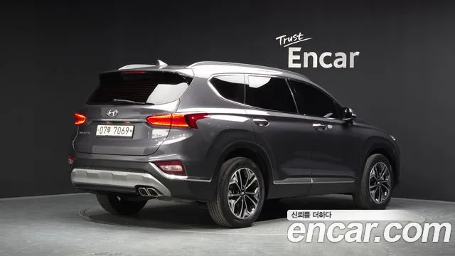 Hyundai Santa Fe 2018 thumb 2