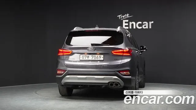 Hyundai Santa Fe 2018 thumb 4