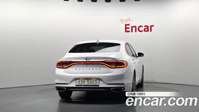 Hyundai Grandeur 2017 thumb 4