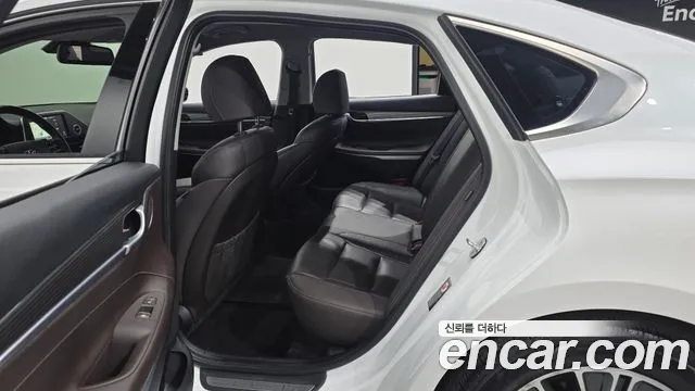 Hyundai Grandeur 2017 thumb 11