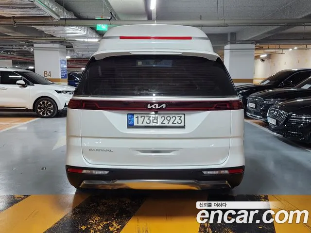 Kia Carnival 2022 thumb 4