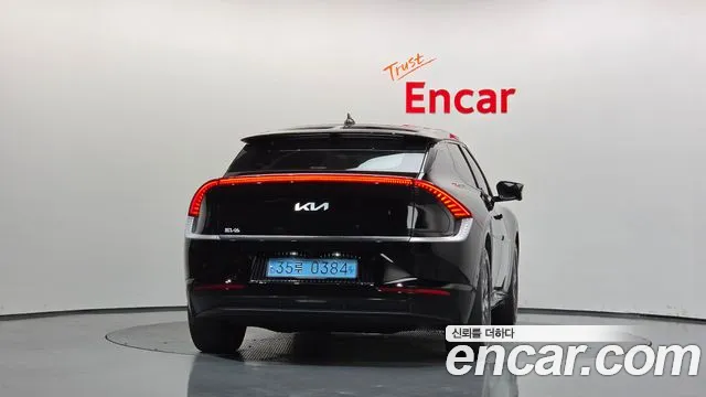 Kia EV6 2023 thumb 3