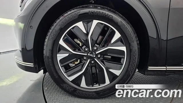 Kia EV6 2023 thumb 4