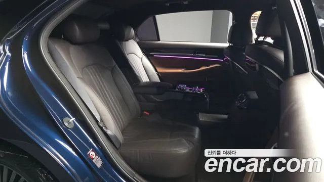 Genesis G90 2019 thumb 11