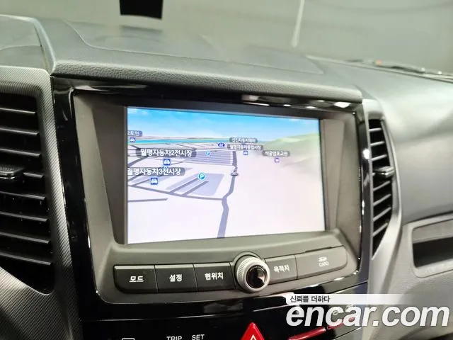 KG_Mobility_Ssangyong TIBOLI 2017 thumb 9