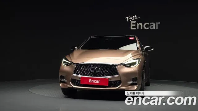 Infiniti Q30 2018 thumb 3