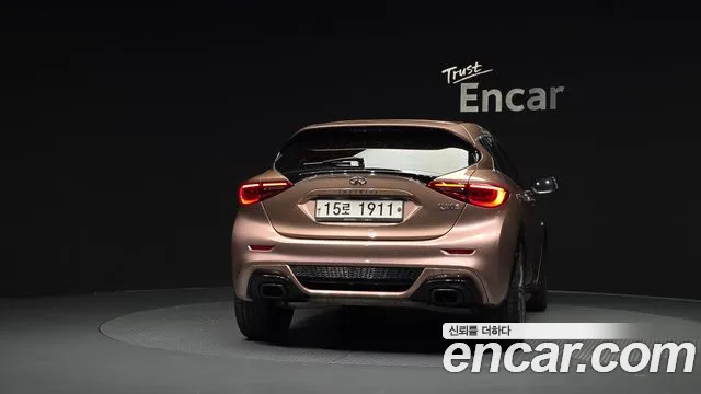 Infiniti Q30 2018 thumb 4
