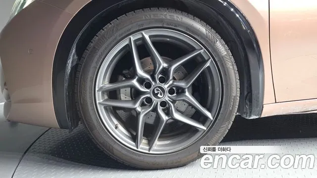 Infiniti Q30 2018 thumb 5