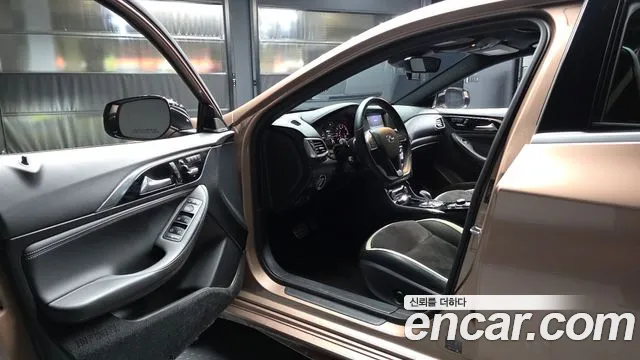 Infiniti Q30 2018 thumb 10