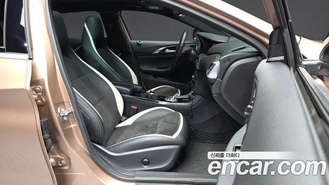 Infiniti Q30 2018 thumb 11