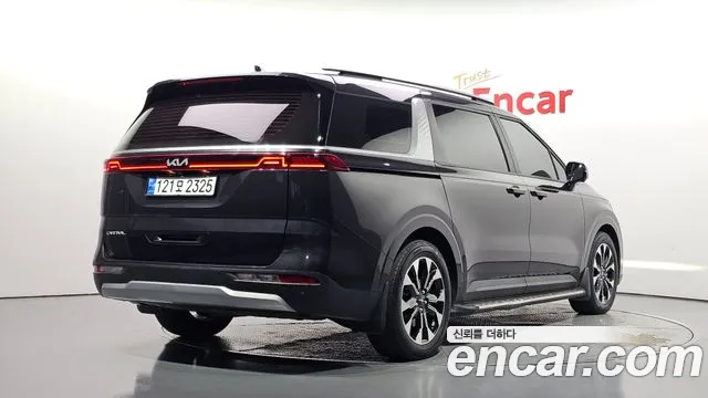 Kia Carnival 2023 thumb 2