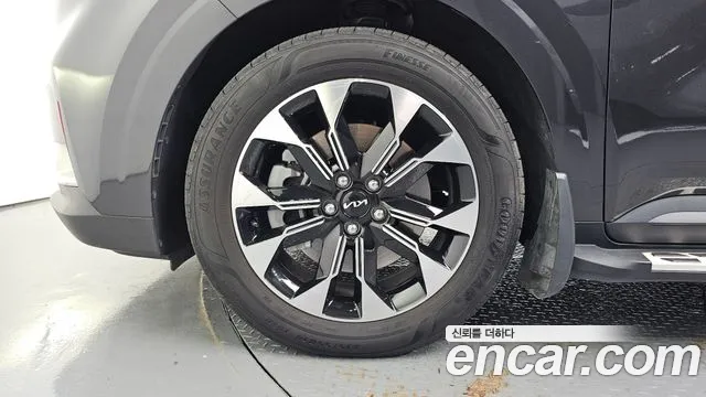 Kia Carnival 2023 thumb 5