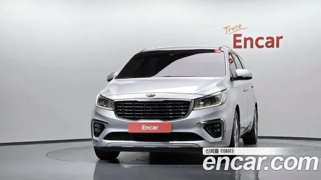 Kia Carnival 2018 thumb 3