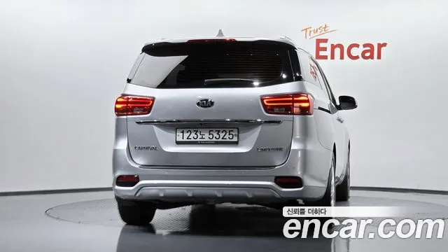 Kia Carnival 2018 thumb 4