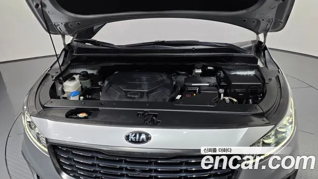 Kia Carnival 2018 thumb 6