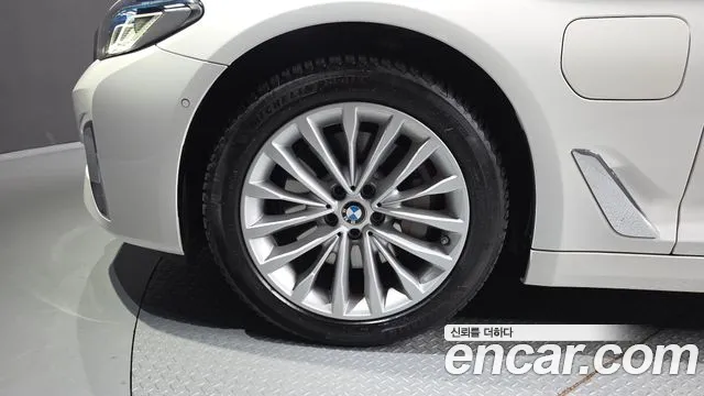 BMW 5-Series 2021 thumb 5