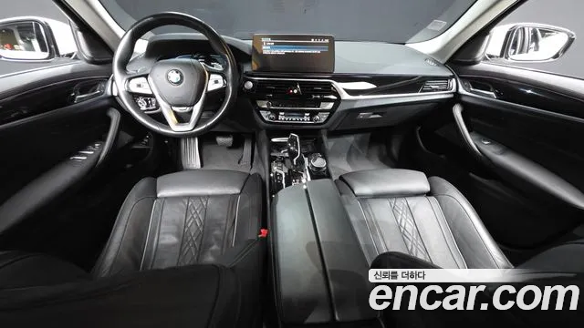 BMW 5-Series 2021 thumb 7