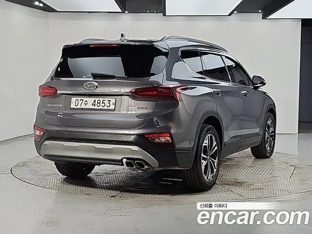 Hyundai Santa Fe 2018 thumb 4