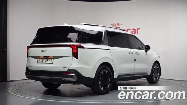 Kia Carnival 2024 thumb 2