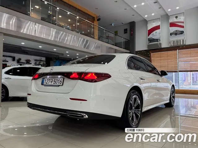 Mercedes-Benz E-Класс 2025 thumb 2