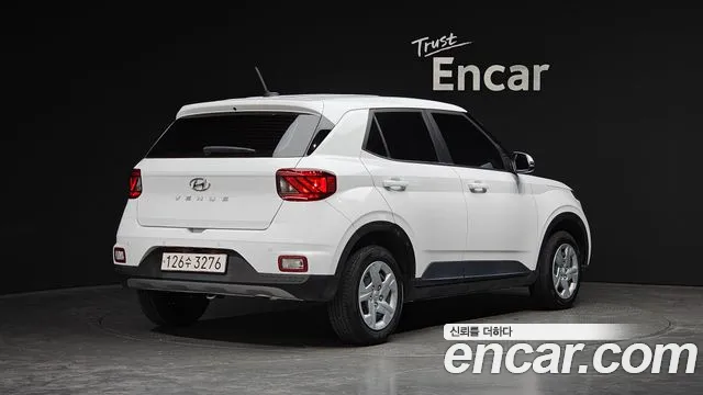 Hyundai Venue 2023 thumb 2