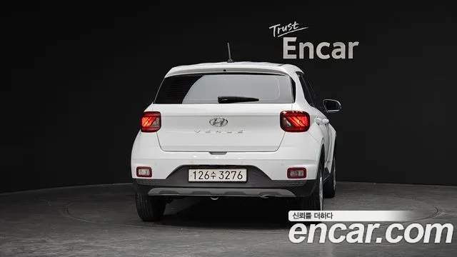 Hyundai Venue 2023 thumb 4