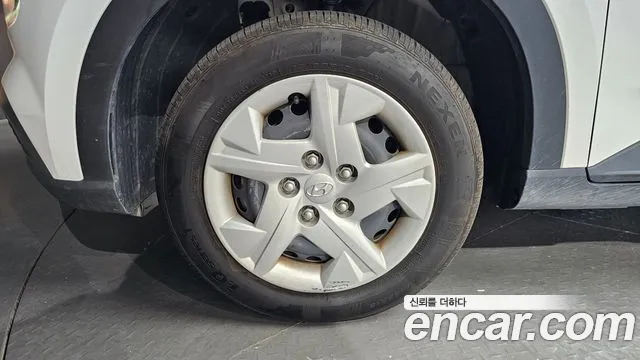 Hyundai Venue 2023 thumb 5