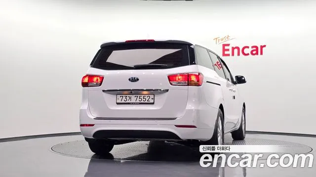 Kia Carnival 2015 thumb 4