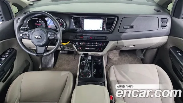 Kia Carnival 2015 thumb 7