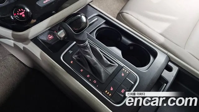 Kia Carnival 2015 thumb 9