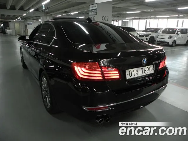 BMW 5-Series 2015 thumb 4