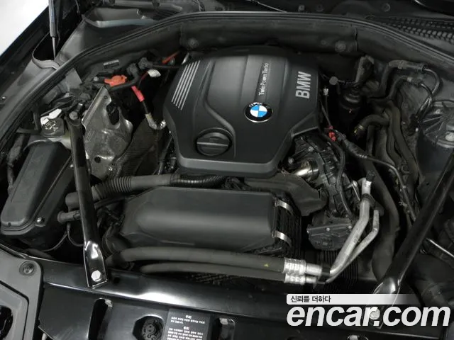 BMW 5-Series 2015 thumb 7