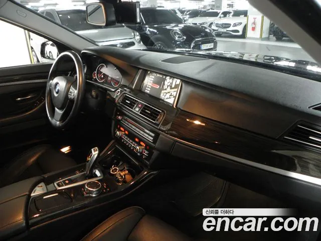 BMW 5-Series 2015 thumb 10
