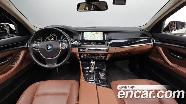 BMW 5-Series 2015 thumb 6