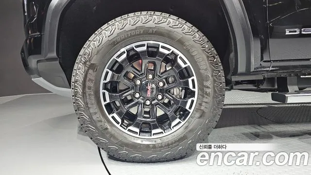 GMC Canyon 2026 thumb 4