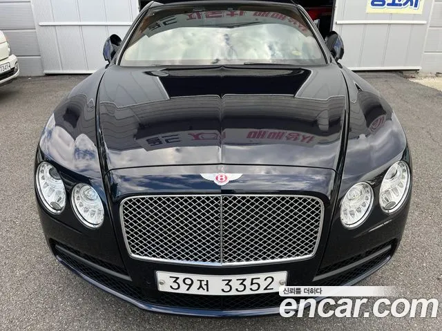Bentley Flying Spur 2018 thumb 4