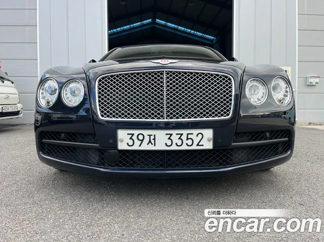 Bentley Flying Spur 2018 thumb 5
