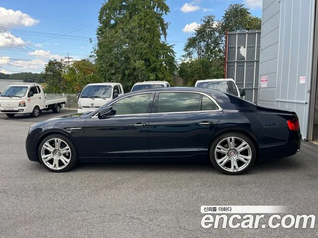 Bentley Flying Spur 2018 thumb 8