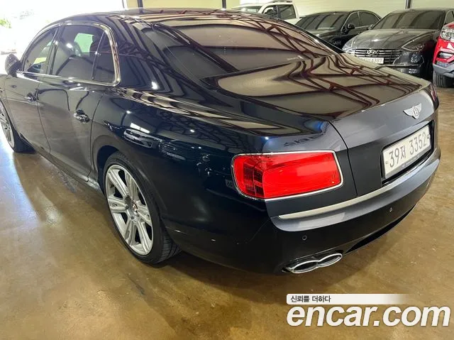 Bentley Flying Spur 2018 thumb 10
