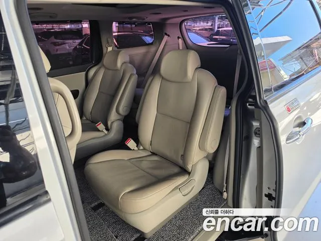 Kia Carnival 2018 thumb 6