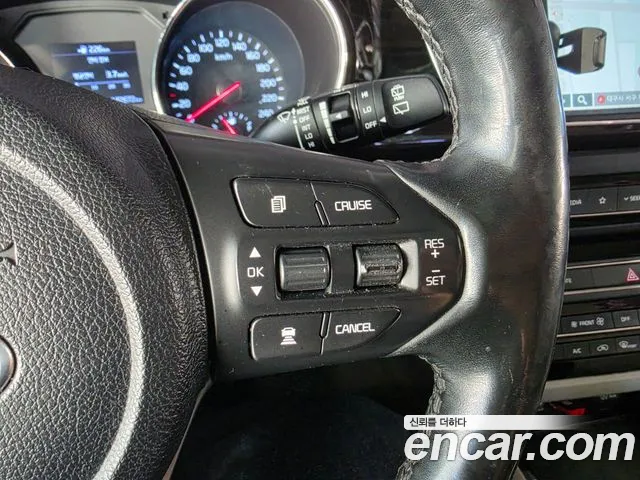 Kia Carnival 2018 thumb 9