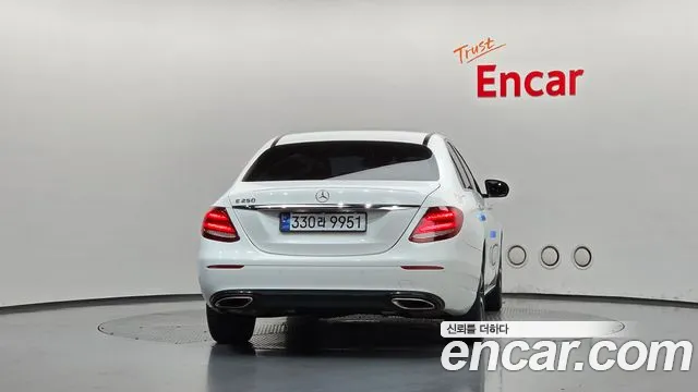 Mercedes-Benz E-Класс 2019 thumb 4
