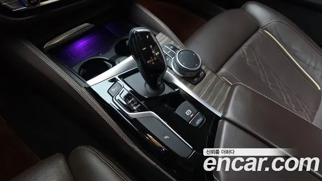BMW 5-Series 2020 thumb 8