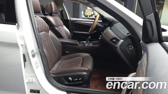 BMW 5-Series 2020 thumb 10