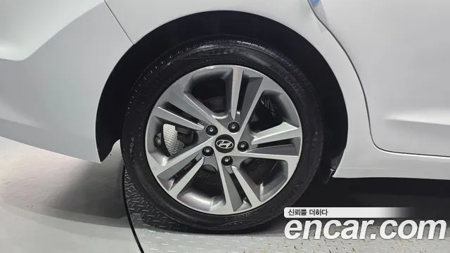 Hyundai Avante 2018 thumb 5